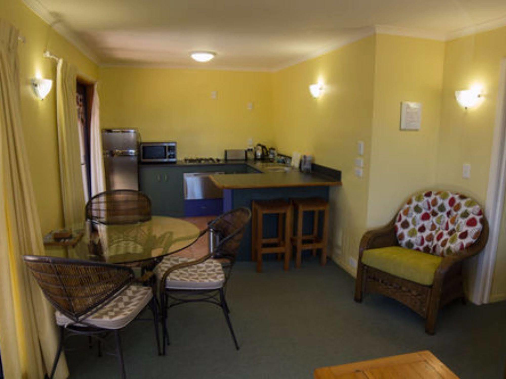 Boatshed Motel Apartments Mount Maunganui Kültér fotó