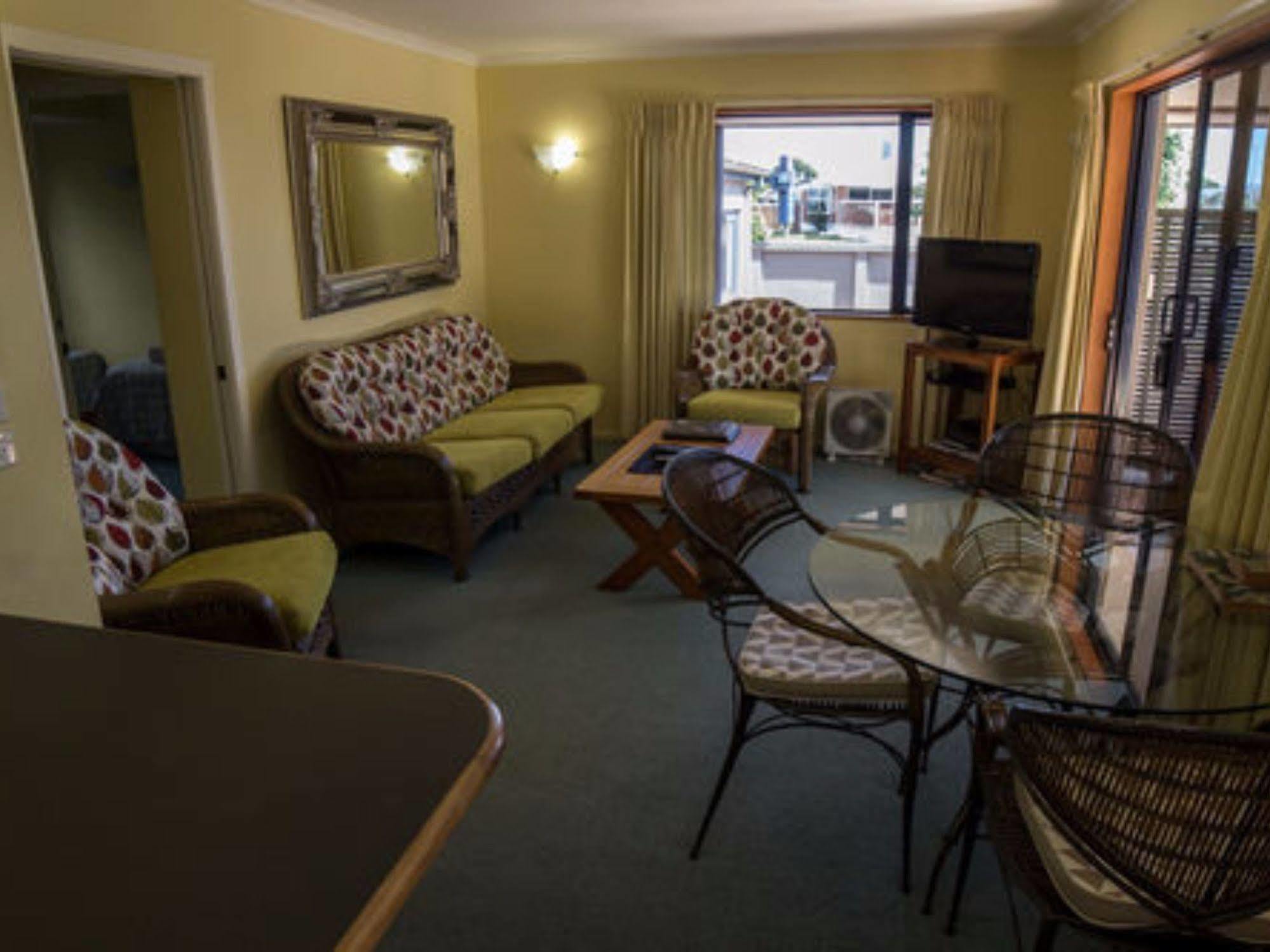 Boatshed Motel Apartments Mount Maunganui Kültér fotó